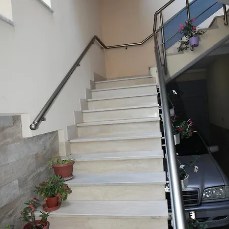 Daire Cozy 2 Bedroom 10 Min Walk To Center
