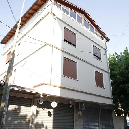 Apartmán Cozy 2 Bedroom 10 Min Walk To Center *