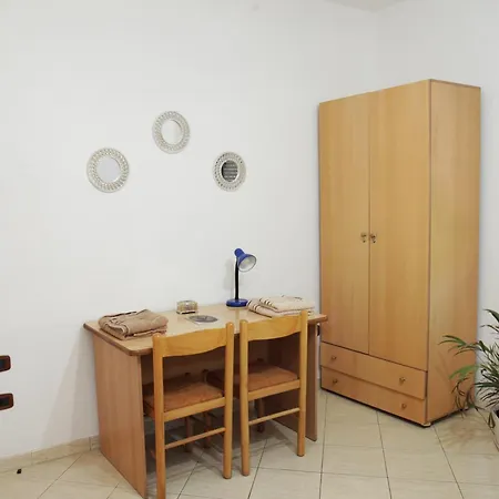 Apartmán Cozy 2 Bedroom 10 Min Walk To Center *