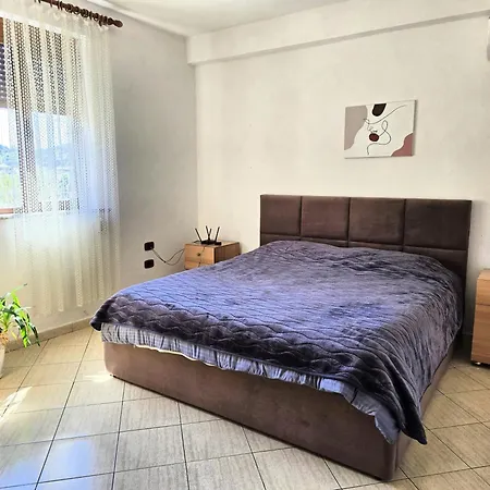 Apartmán Cozy 2 Bedroom 10 Min Walk To Center *