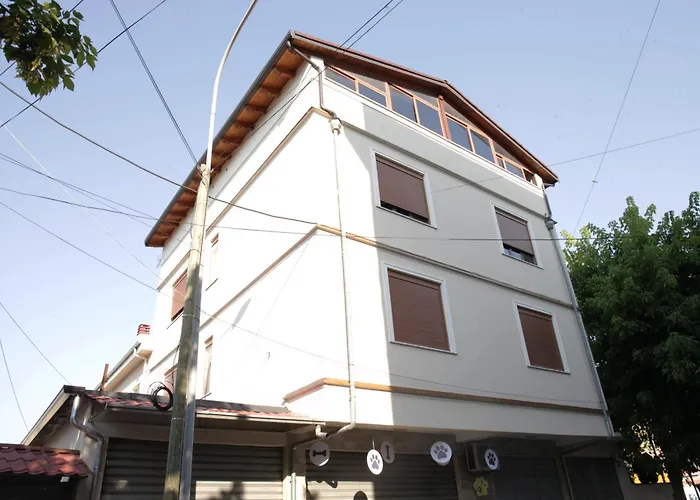 Cozy 2 Bedroom 10 Min Walk To Center