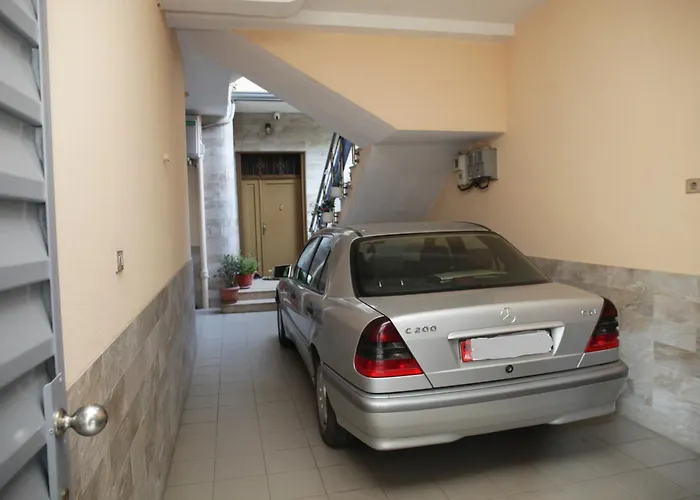 Cozy 2 Bedroom 10 Min Walk To Center Daire Shkodër