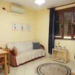 Cozy 2 Bedroom 10 Min Walk To Center Апартаменты