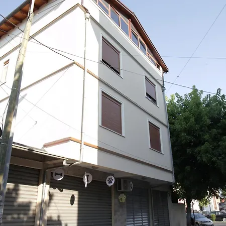 Cozy 2 Bedroom 10 Min Walk To Center Daire *