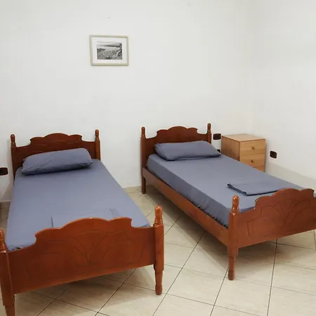 Cozy 2 Bedroom 10 Min Walk To Center *