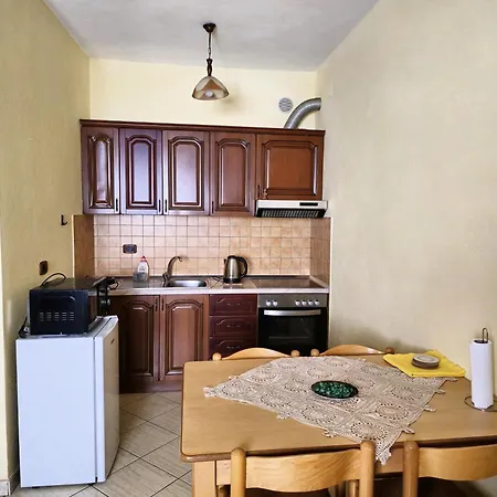 Cozy 2 Bedroom 10 Min Walk To Center