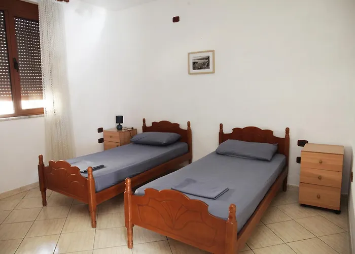 Cozy 2 Bedroom 10 Min Walk To Center Apartamento *